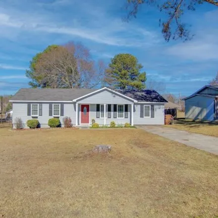 Buy this 3 bed house on 1365 Stage Road Southwest in Hartselle, AL 35640