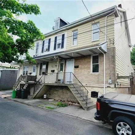 Image 2 - James Street, Allentown, PA 18101, USA - House for sale