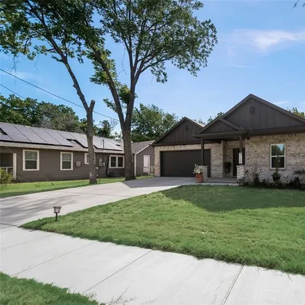 Buy this 3 bed house on W. H. Burnett Elementary School in 921 South Rockwall Avenue, Terrell