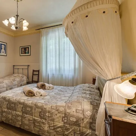 Rent this 3 bed house on Barberino Val d'Elsa in Via della Stazione, 50021 Vico d'Elsa FI