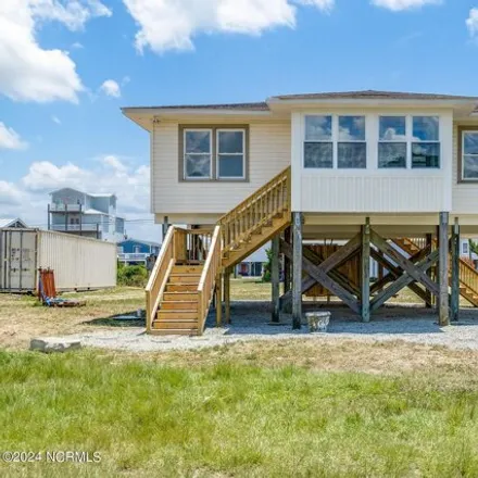 Image 2 - 3126 Topsail Ave, North Topsail Beach, North Carolina, 28460 - House for sale