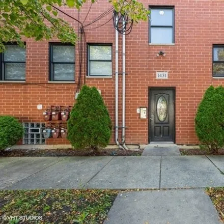 Buy this 3 bed condo on 10800 South Glenroy Avenue in Chicago, IL 60643