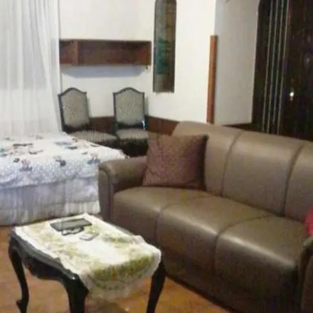 Rent this 3 bed house on Rua 2550 in Centro, Balneário Camboriú - SC