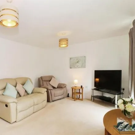 Image 7 - Hawthorn Way, South Gloucestershire, BS16 7FP, United Kingdom - Townhouse for sale