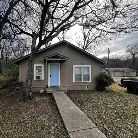 Buy this 2 bed house on 636 Lincoln Street in Hot Springs, AR 71901