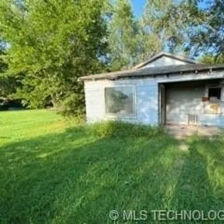 Buy this 3 bed house on 1763 North Collins Avenue in Okmulgee, OK 74447
