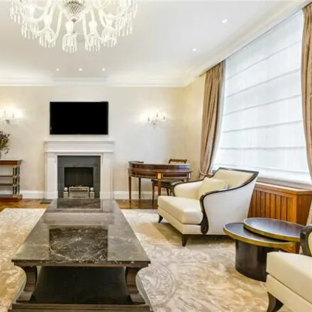 Rent this 5 bed apartment on 2 Hyde Park Street in London, W2 2LW