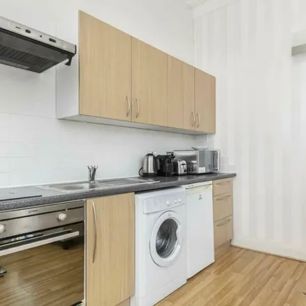 Rent this 1 bed apartment on Holland Road in London, W11 4XB