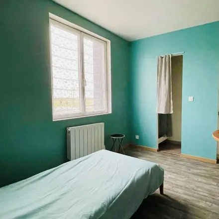 Rent this studio apartment on 13 Rue des Hautes Billes in 77240 Vert-Saint-Denis, France