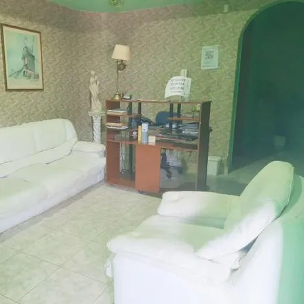 Buy this 5 bed house on San Lorenzo 2295 in República del Oeste, Santa Fe