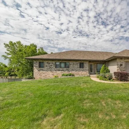 Buy this 5 bed house on 1645 Hickory Bend Court in DeWitt, IA 52742