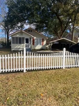Rent this 2 bed house on 313 East Hickory Street in Ponchatoula, LA 70454