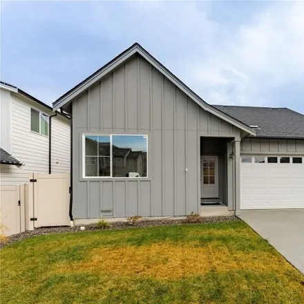 Buy this 3 bed house on 231 Sienna Road in Wenatchee, WA 98801