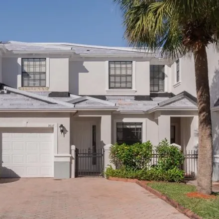 Rent this 3 bed townhouse on 14653 Sutherland Avenue in Collier County, FL 34119