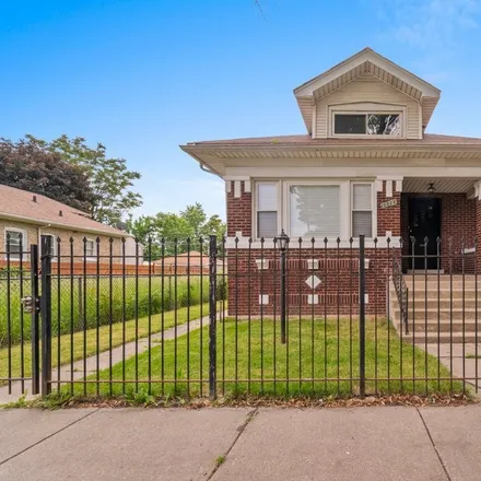 Image 1 - 12008 South Perry Avenue, Chicago, IL 60628, USA - House for sale