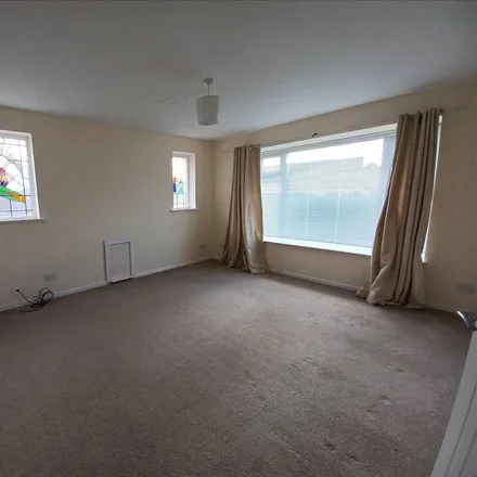 Image 2 - Maycroft Avenue, Carleton, FY6 7NF, United Kingdom - House for rent