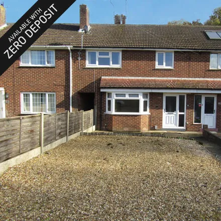 Rent this 3 bed townhouse on unnamed road in Havant, PO9 5ES