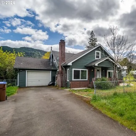 Buy this 5 bed house on 907 Seeley Street in Douglas County, OR 97457