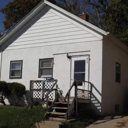 Buy this 3 bed house on 806 10th Street in Racine, WI 53403