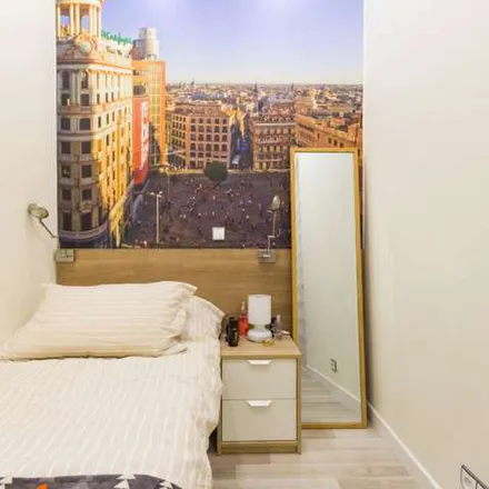 Image 3 - Calle Preciados, 44, 28013 Madrid, Spain - Apartment for rent