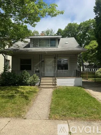 Rent this 4 bed house on 440 W Bennett Ave