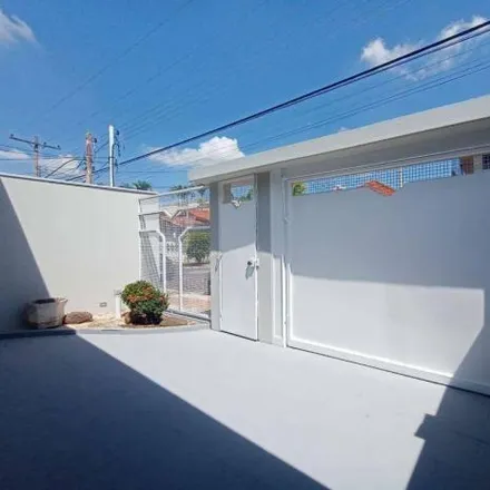 Rent this 3 bed house on Rua Quintino Bocaiuva in Vila Gallo, Americana - SP