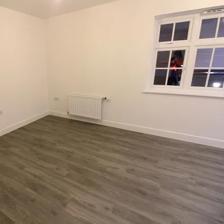 Image 6 - Armstrong Road, Luton, LU2 0GA, United Kingdom - Apartment for rent