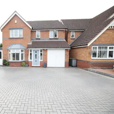 Rent this 5 bed house on Holbrook Grove in Marston Green, B37 7GF