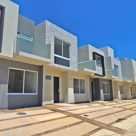 Buy this 3 bed house on Avenida Paseo de los Emperadores in Sendas Residencial, 45203 Nuevo México