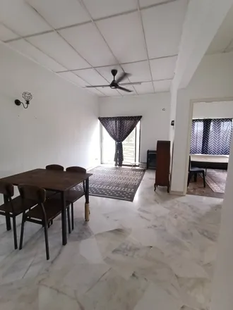 Rent this 3 bed apartment on unnamed road in Taman Eng Ann, 41150 Klang City