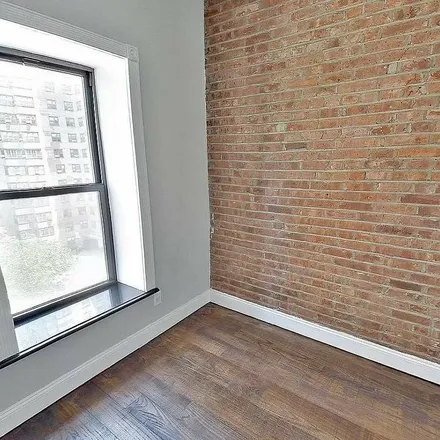 Rent this 3 bed apartment on 314 East 106th Street in New York, NY 10029