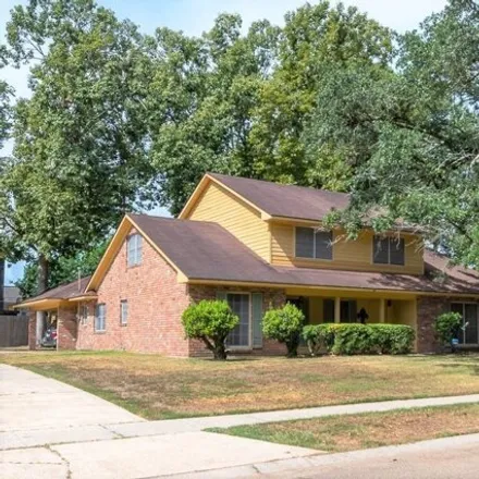 Buy this 5 bed house on 5228 Heritage Drive in Plantation Trace, Baton Rouge