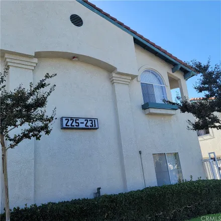 Image 2 - 206 North Coffman Street, Anaheim, CA 92805, USA - Townhouse for sale