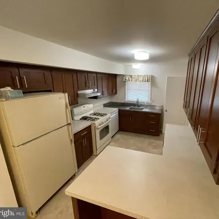 Image 6 - 1035 Welsh Drive, Hungerford Towne, Rockville, MD 20852, USA - House for rent
