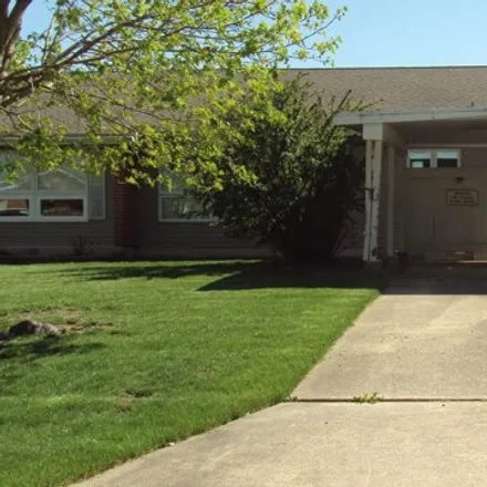 Buy this 3 bed house on 1630 Golfview Circle in Rantoul, IL 61866