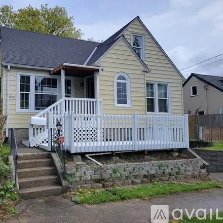 Rent this 4 bed house on 1010 Veneta Ave