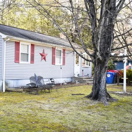 Buy this 3 bed house on 12 Red Cedar Road in Lake Bungee, Woodstock