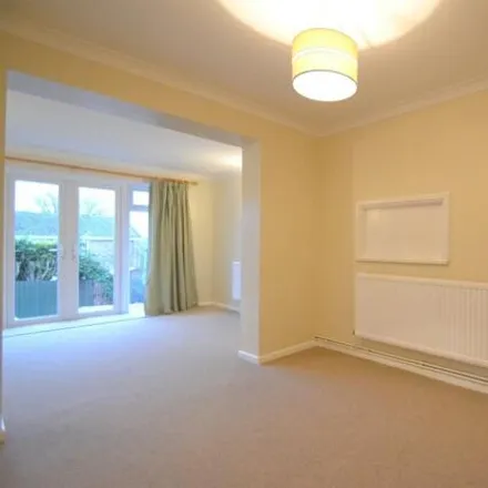 Image 7 - Lawrence Road, St. Neots, PE19 7RP, United Kingdom - House for rent