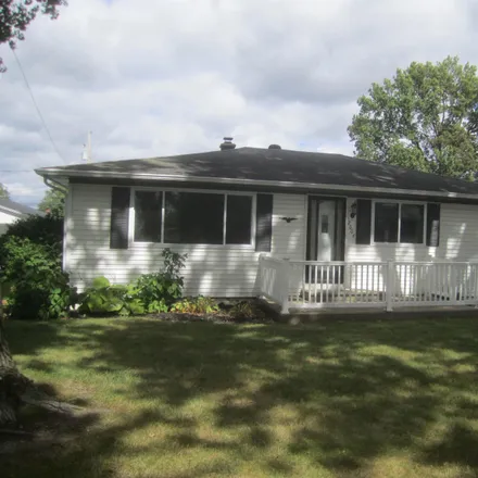Rent this 3 bed house on 2001 Steup Avenue in Fort Wayne, IN 46808