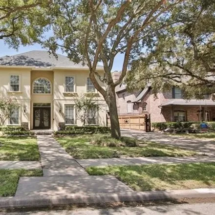 Buy this 4 bed house on 526 South 3rd Street in Bellaire, TX 77401