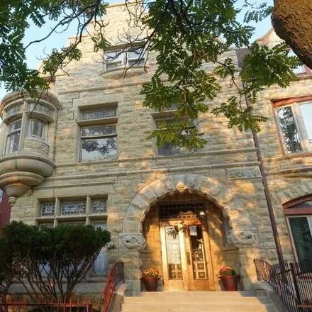 Rent this 3 bed apartment on 3316 South Calumet Avenue in Chicago, IL 60616