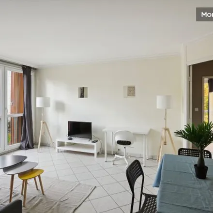 Rent this 3 bed apartment on 2 Rue de la Bataille de Stalingrad in 92370 Chaville, France