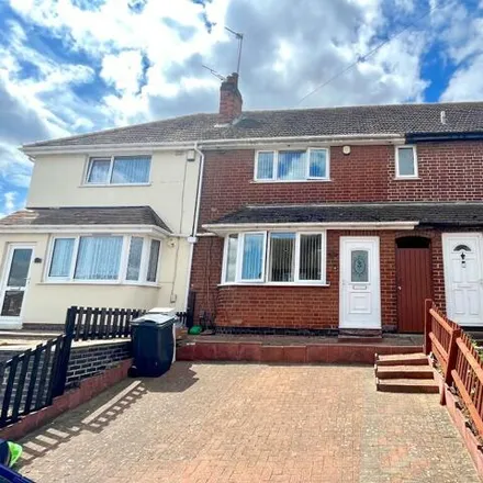 Buy this 3 bed townhouse on Somerset Avenue in Leicester, LE4 0JY