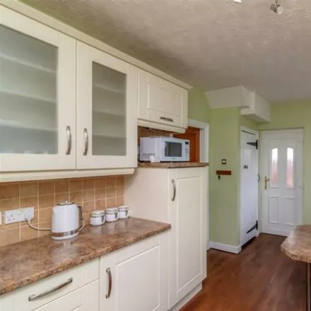 Image 5 - Main Avenue, Sheffield, S17 4FH, United Kingdom - House for sale