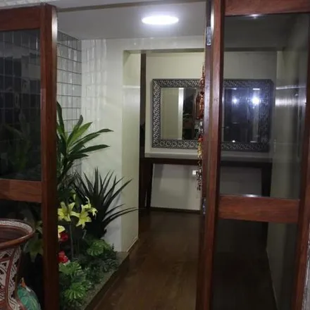 Buy this 5 bed apartment on Rua 82 in Setor Central, Goiânia - GO