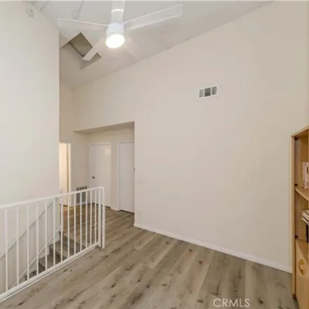 Image 7 - 959 South Manhattan Place, Los Angeles, CA 90019, USA - Townhouse for sale