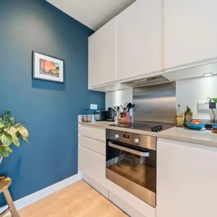 Image 5 - 55 Varcoe Road, South Bermondsey, London, SE16 3DE, United Kingdom - Apartment for sale