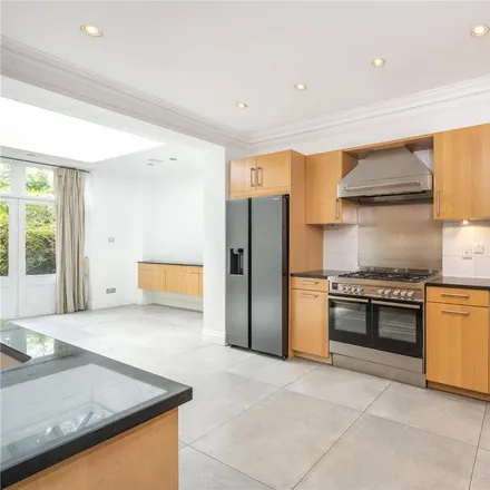 Rent this 5 bed duplex on 19 Steele's Road in Primrose Hill, London