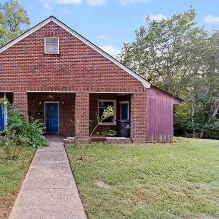 Buy this studio house on North Main Street in Abbeville, SC 29620