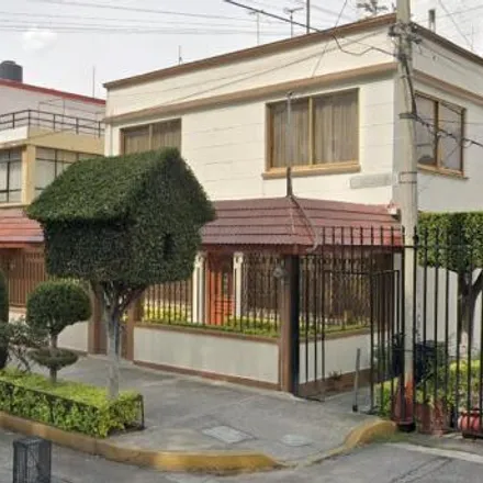 Buy this 3 bed house on Retorno 50 de Cecilio Robelo in Venustiano Carranza, 15900 Mexico City